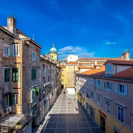 Central Suite Rijeka Apartman