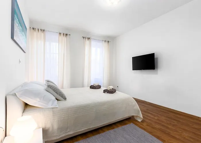 Central Suite Rijeka Apartment